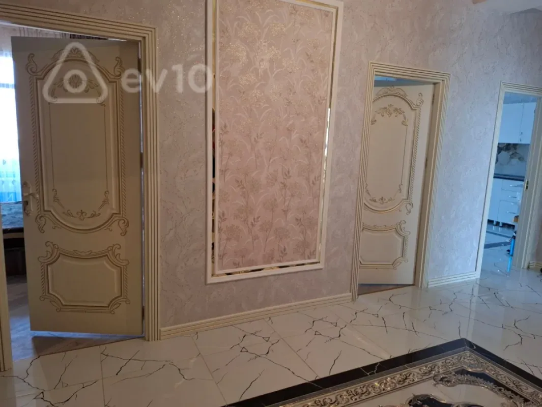 Kirayə verilir 3 otaqlı yeni tikili 125 m²