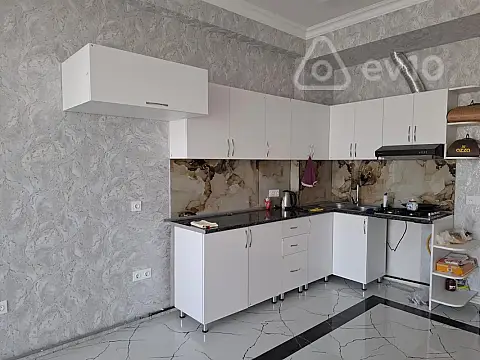 Kirayə verilir 3 otaqlı yeni tikili 125 m²