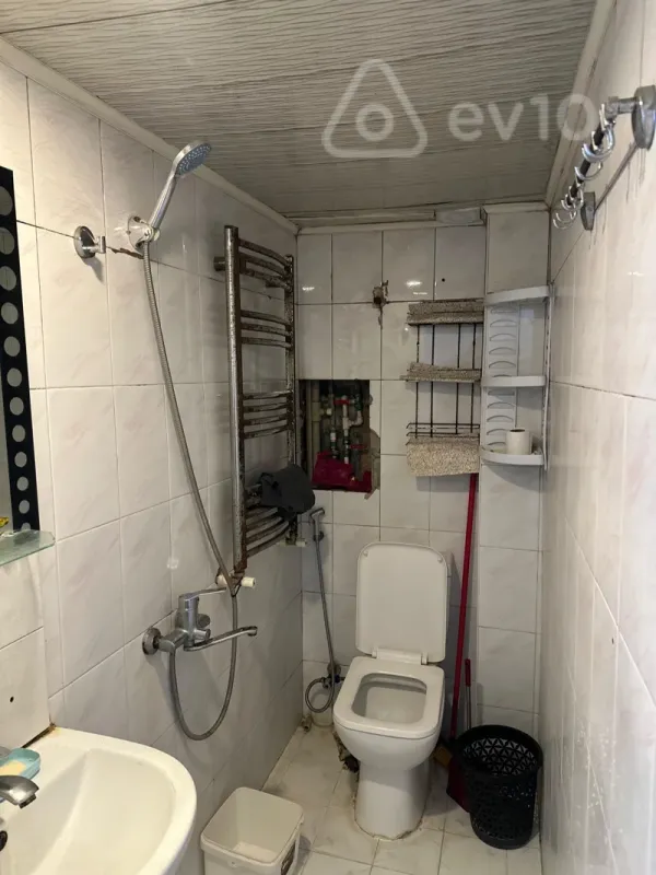 Kirayə verilir 1 otaqlı köhnə tikili 40 m²
