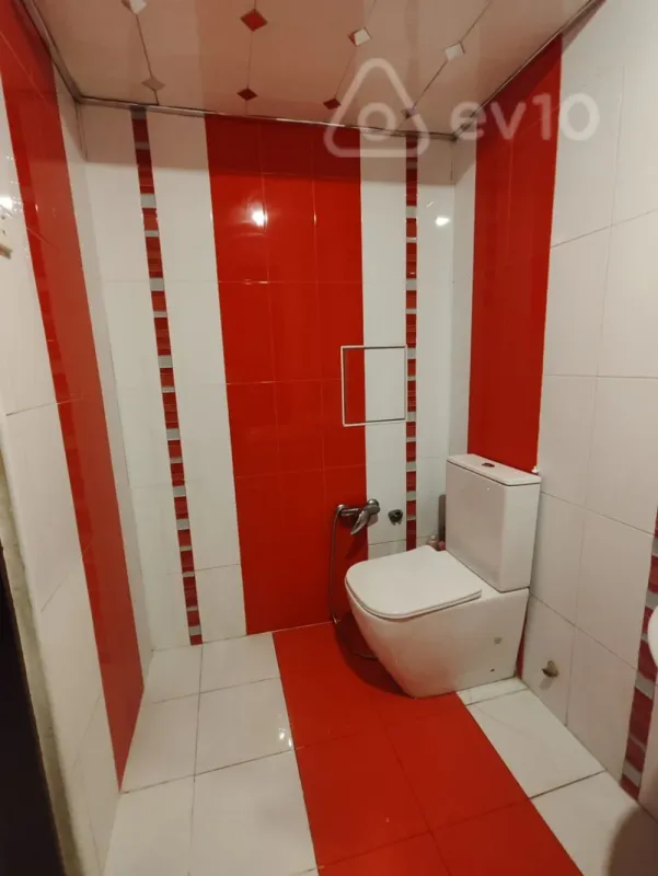 Satılır 2 otaqlı köhnə tikili 55 m²