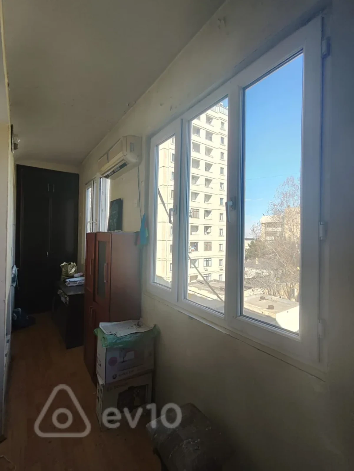 Satılır 2 otaqlı köhnə tikili 55 m²