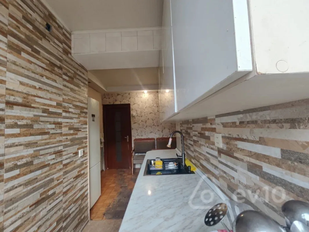 Satılır 2 otaqlı köhnə tikili 55 m²