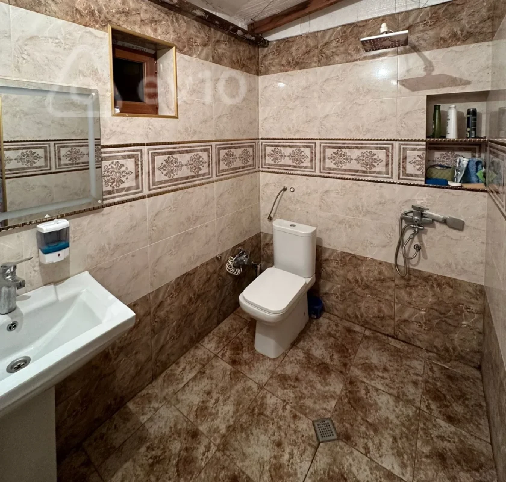 Kirayə verilir 2 otaqlı həyət evi 77 m²