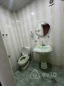 Kirayə verilir 2 otaqlı köhnə tikili 50 m²