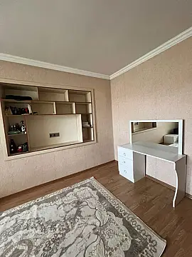 Kirayə verilir 2 otaqlı köhnə tikili 50 m²