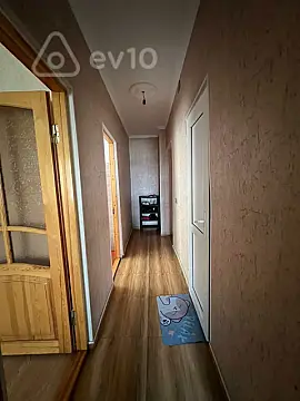 Kirayə verilir 2 otaqlı köhnə tikili 50 m²