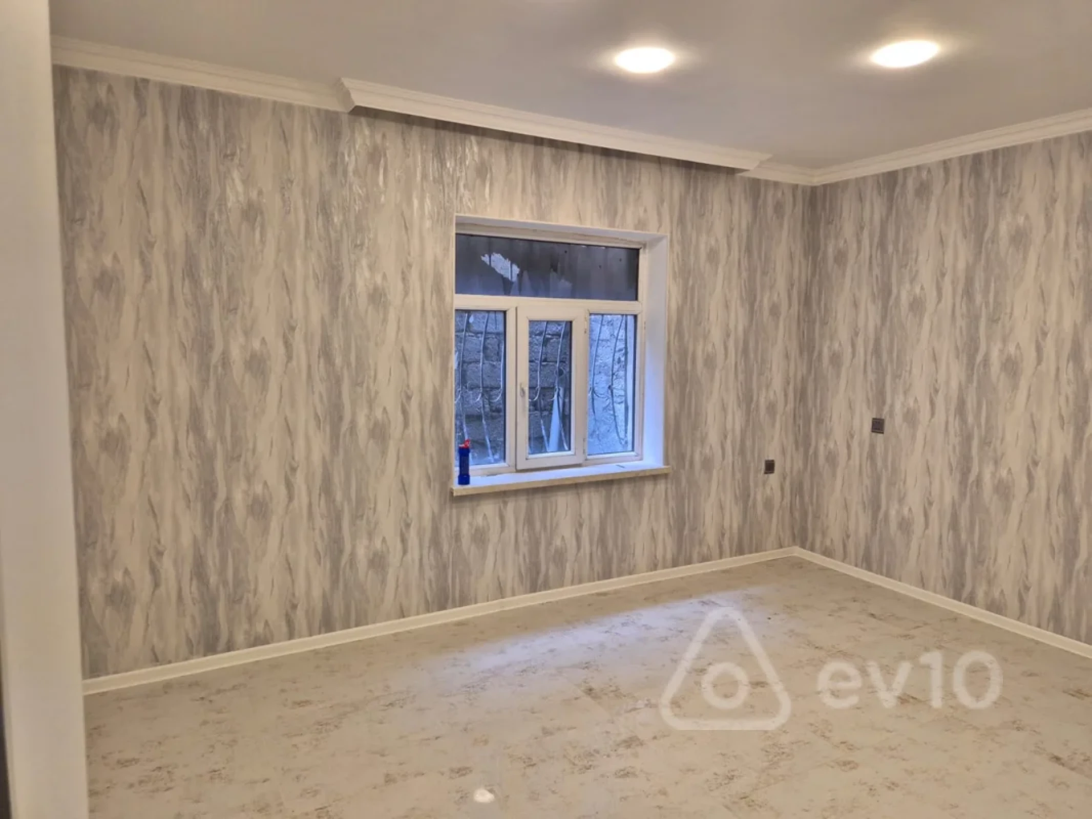 Satılır 6 otaqlı həyət evi 180 m²