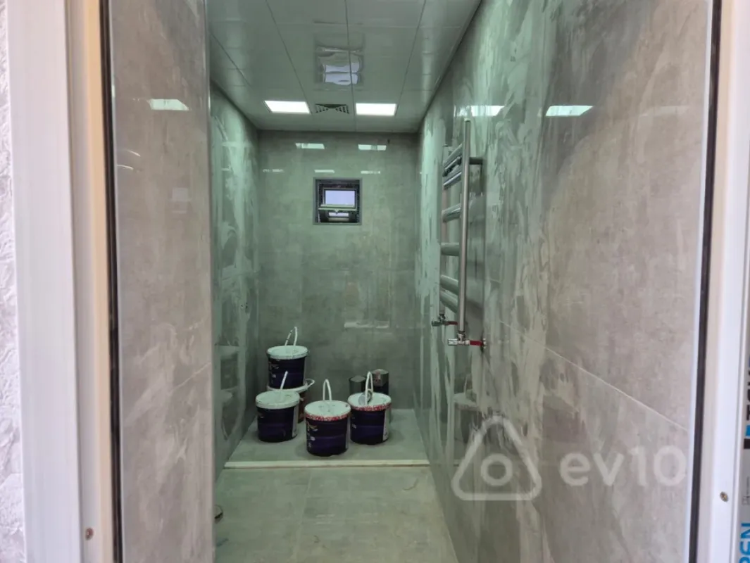 Satılır 6 otaqlı həyət evi 180 m²