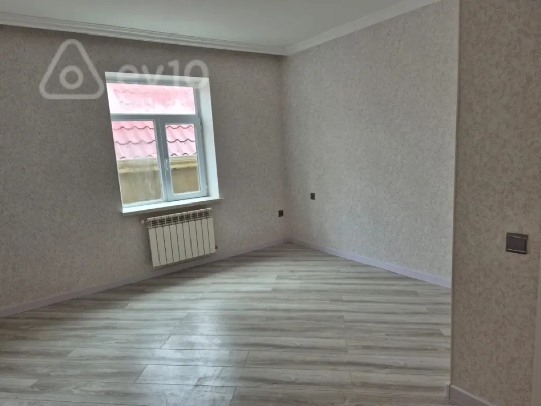 Satılır 6 otaqlı həyət evi 180 m²
