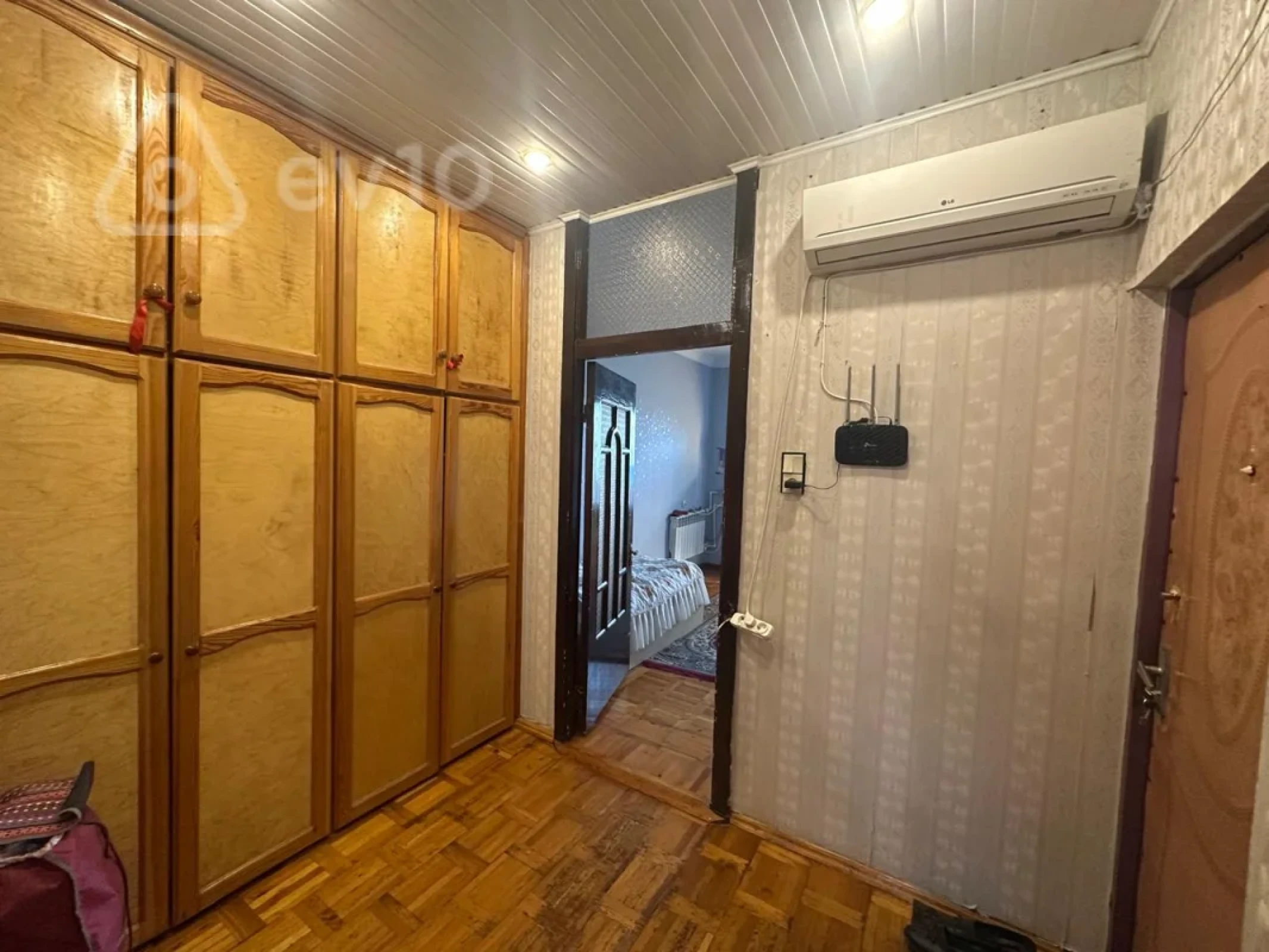 Satılır 2 otaqlı köhnə tikili 58 m²