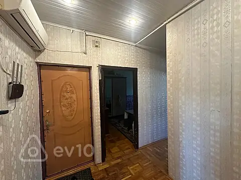 Satılır 2 otaqlı köhnə tikili 58 m²