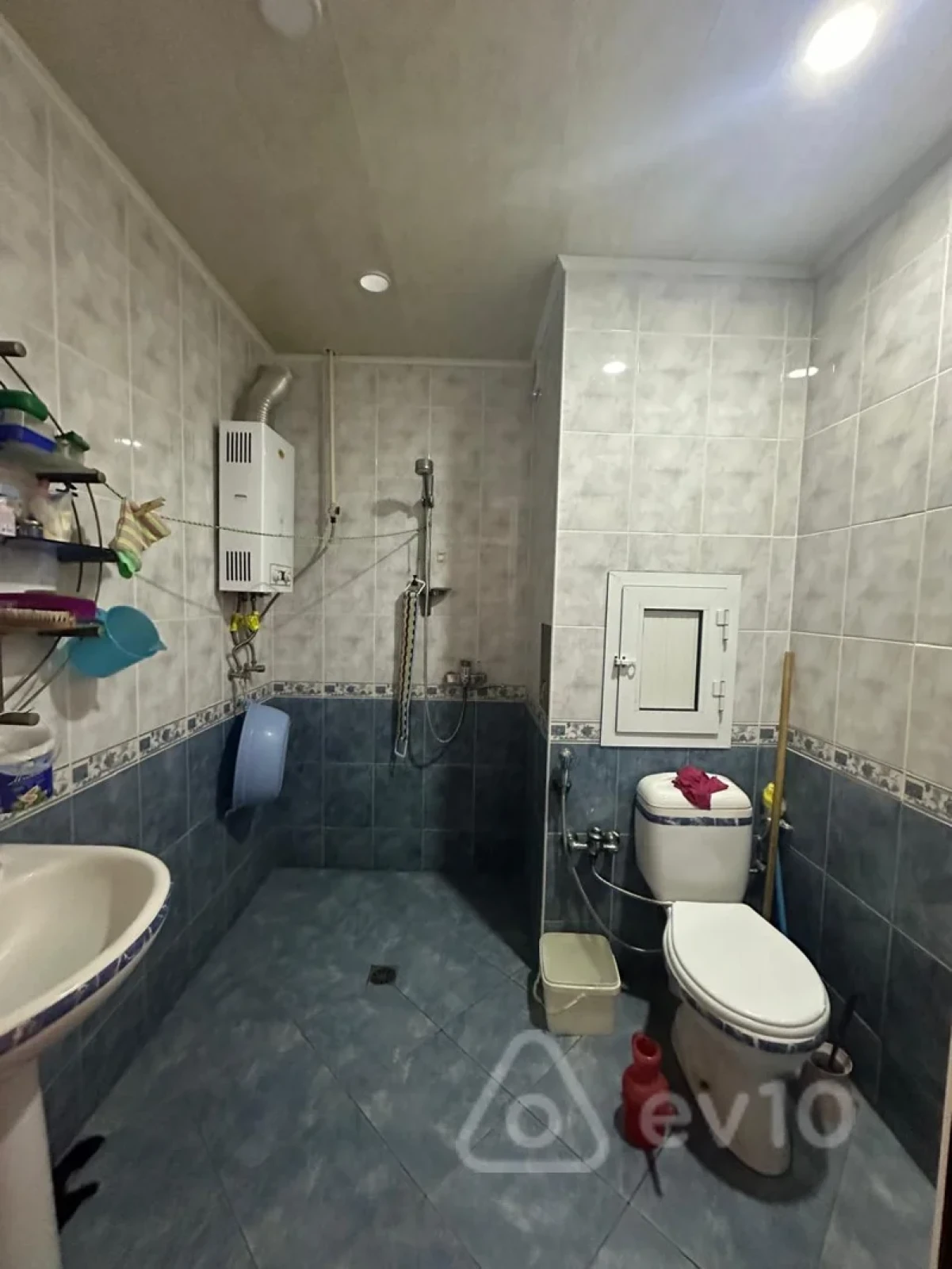 Satılır 2 otaqlı köhnə tikili 58 m²