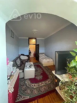 Satılır 2 otaqlı köhnə tikili 58 m²