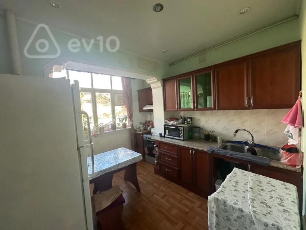 Satılır 2 otaqlı köhnə tikili 58 m²