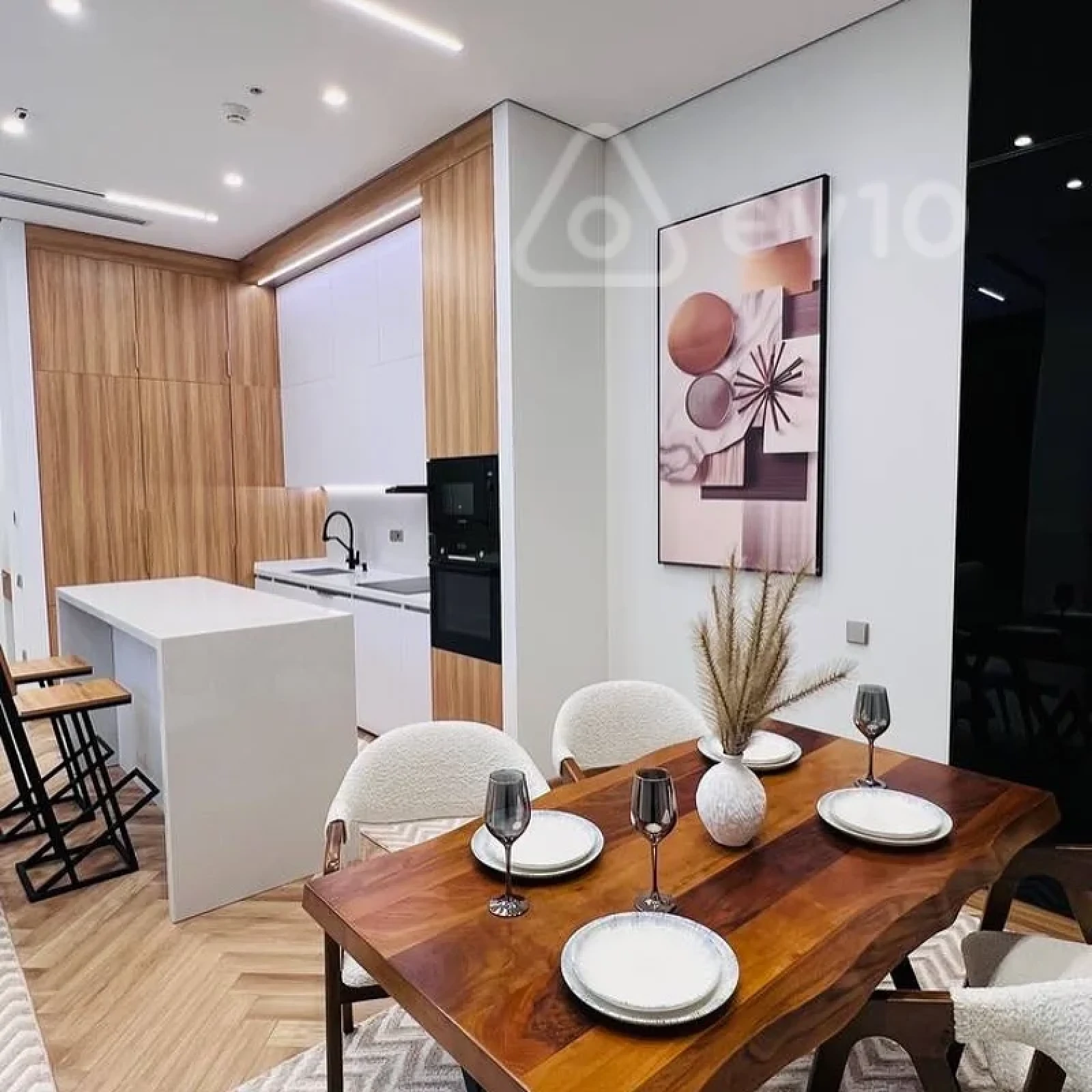 Kirayə verilir 2 otaqlı yeni tikili 65 m²