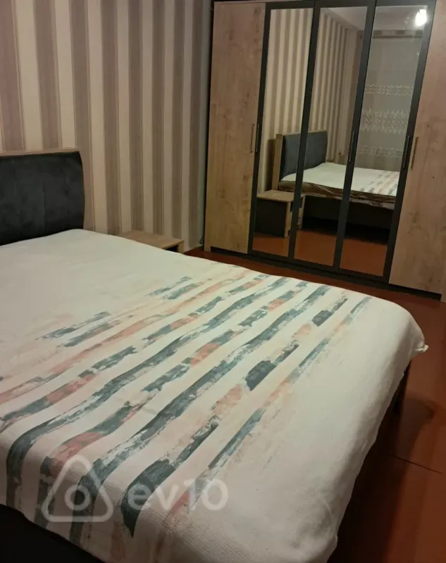 Satılır 1 otaqlı köhnə tikili 18 m²