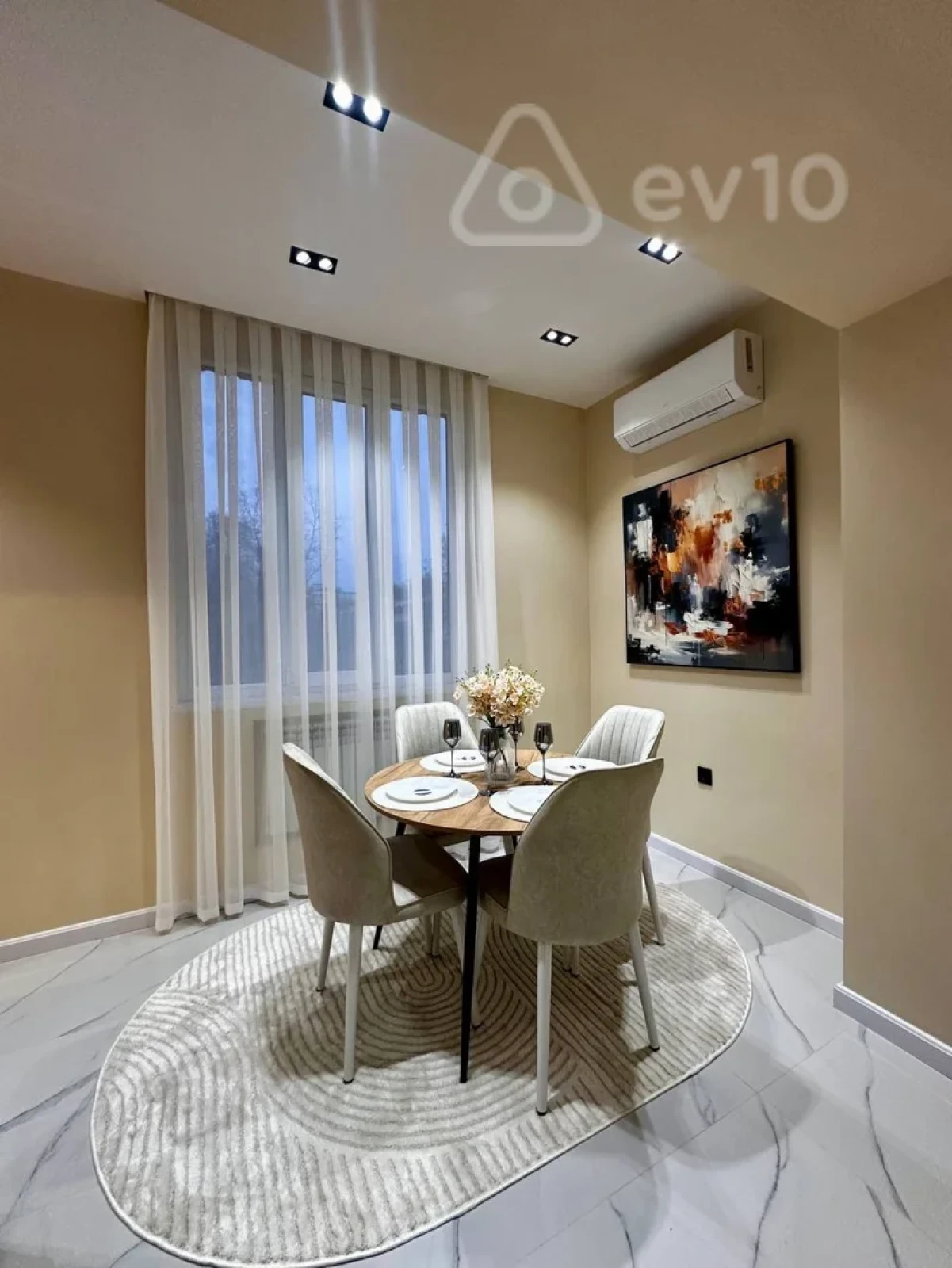 Kirayə verilir 3 otaqlı yeni tikili 95 m²