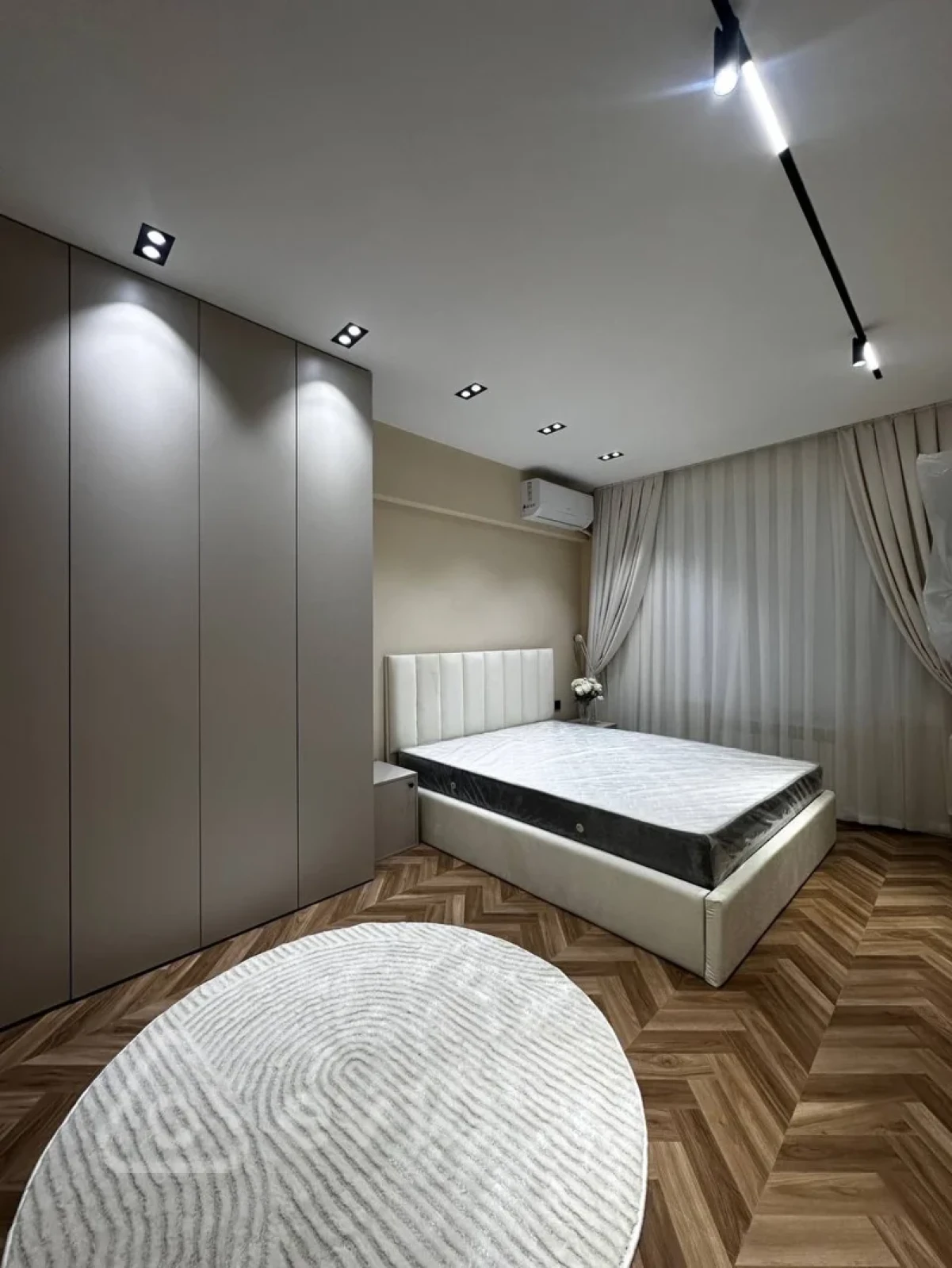 Kirayə verilir 3 otaqlı yeni tikili 95 m²