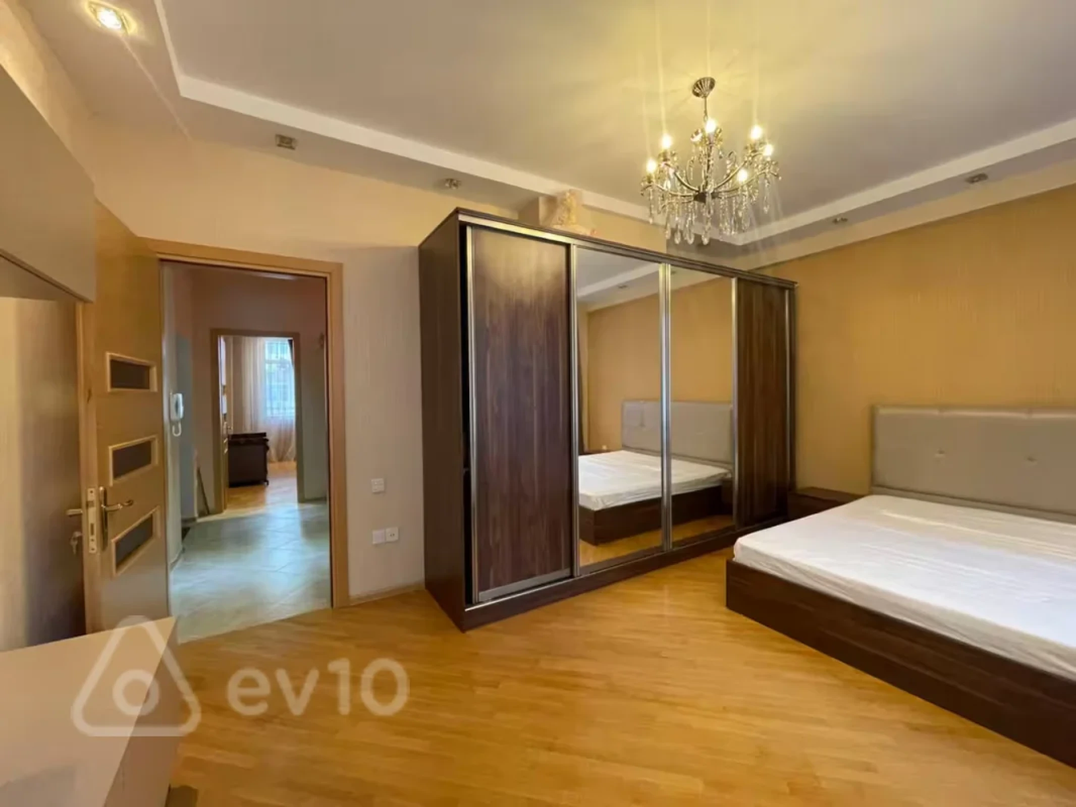Kirayə verilir 3 otaqlı yeni tikili 75 m²