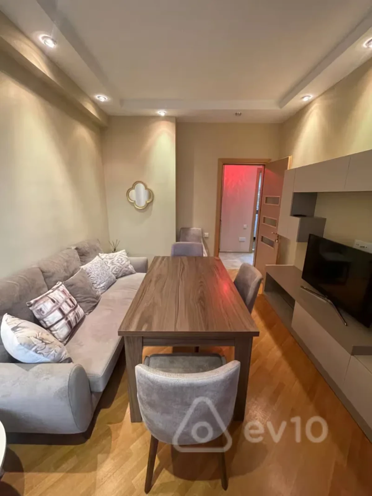 Kirayə verilir 3 otaqlı yeni tikili 75 m²