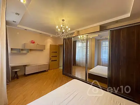 Kirayə verilir 3 otaqlı yeni tikili 75 m²