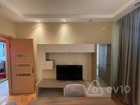 Kirayə verilir 3 otaqlı yeni tikili 75 m²