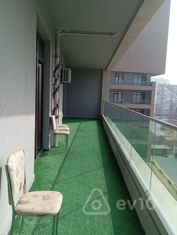Kirayə verilir 3 otaqlı yeni tikili 120 m²