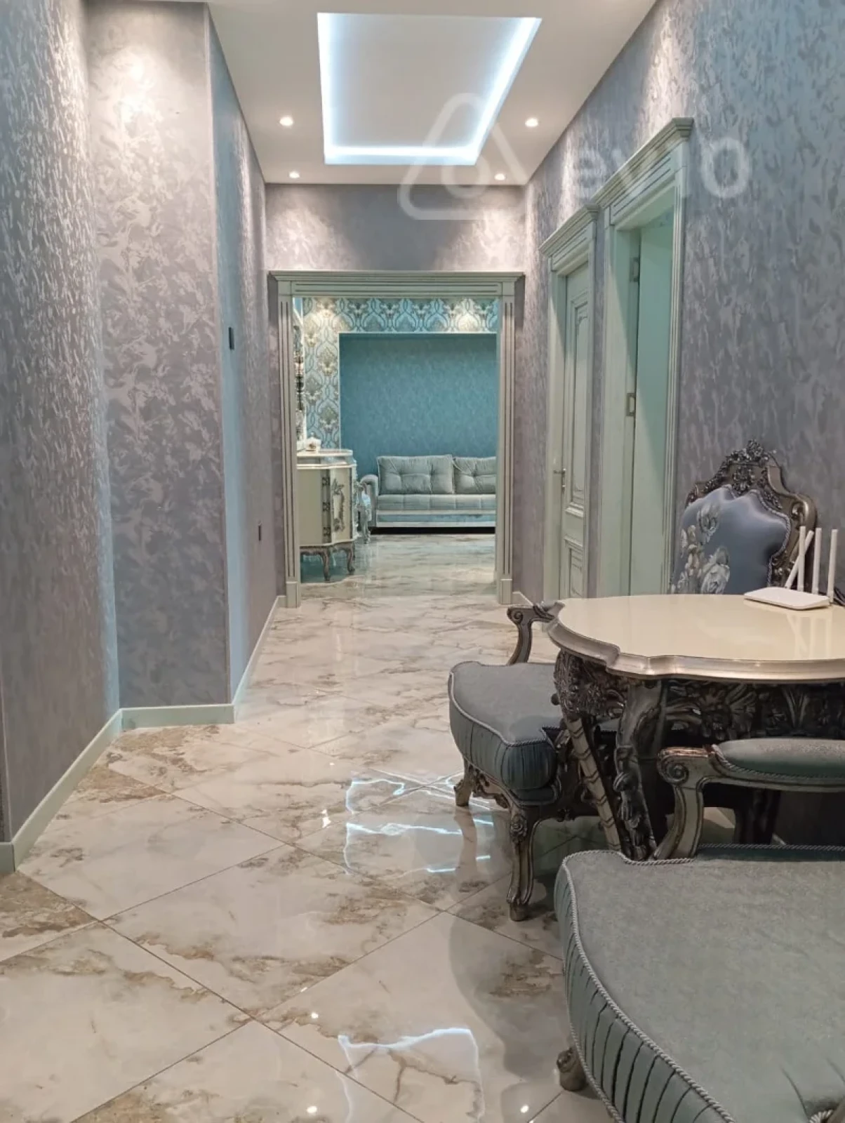 Kirayə verilir 3 otaqlı yeni tikili 120 m²