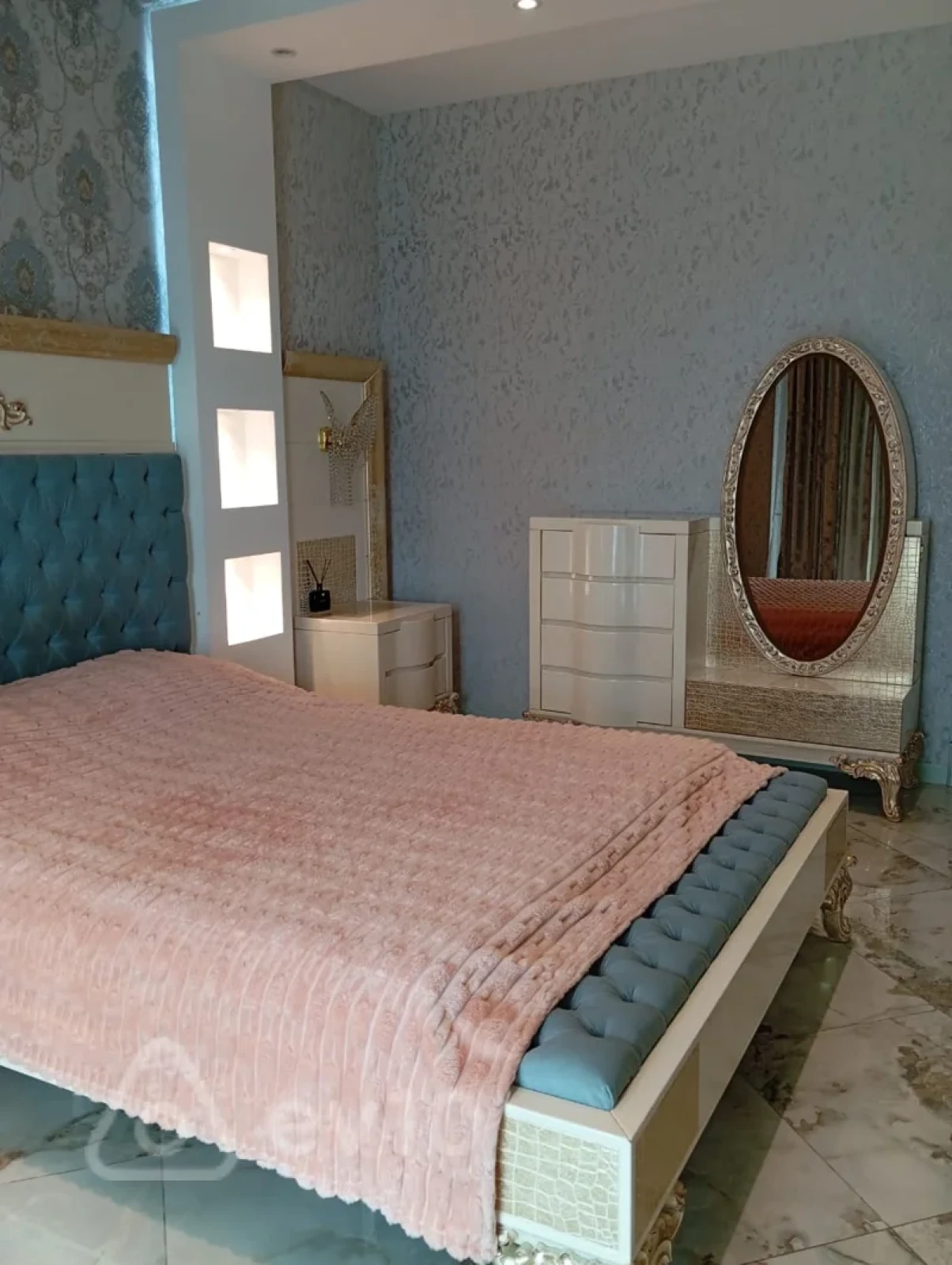 Kirayə verilir 3 otaqlı yeni tikili 120 m²