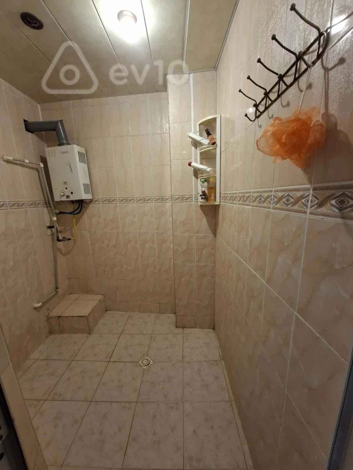 Kirayə verilir 2 otaqlı həyət evi 60 m²