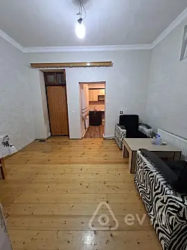 Kirayə verilir 2 otaqlı həyət evi 60 m²