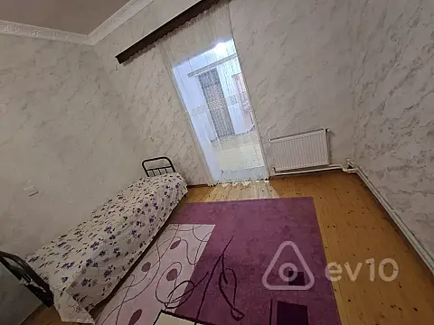 Kirayə verilir 2 otaqlı həyət evi 60 m²