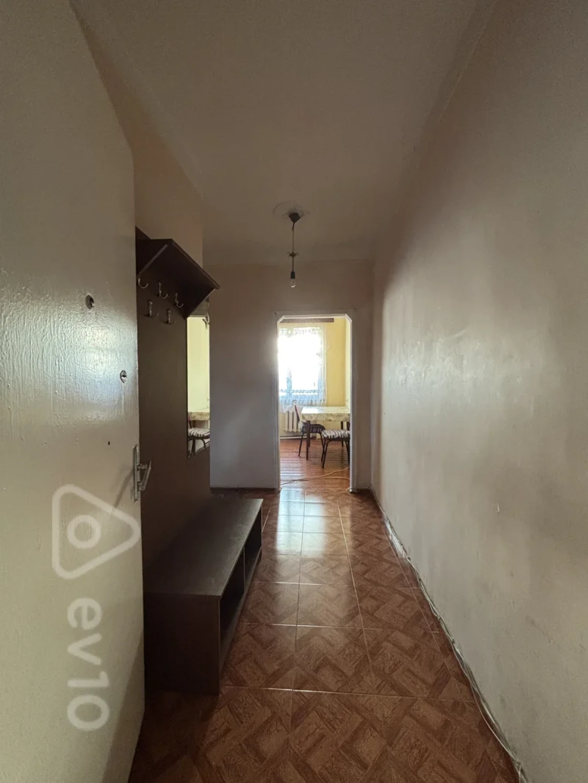 Satılır 1 otaqlı köhnə tikili 32 m²