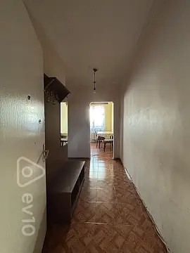 Satılır 1 otaqlı köhnə tikili 32 m²