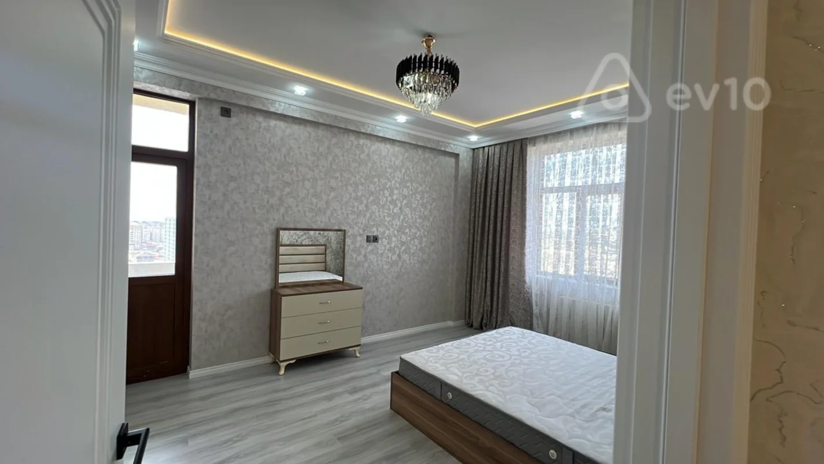 Kirayə verilir 2 otaqlı yeni tikili 67 m²