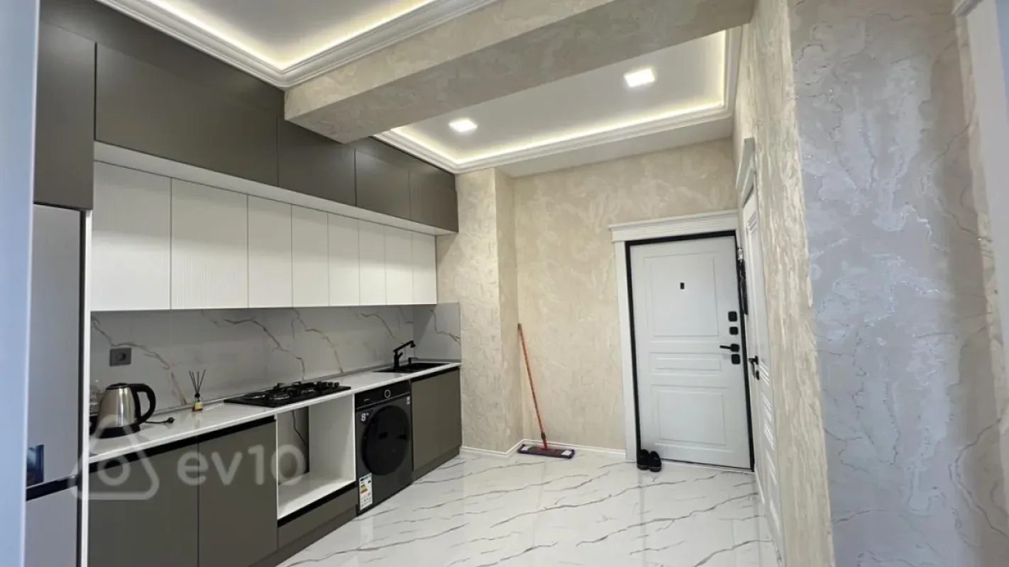 Kirayə verilir 2 otaqlı yeni tikili 67 m²
