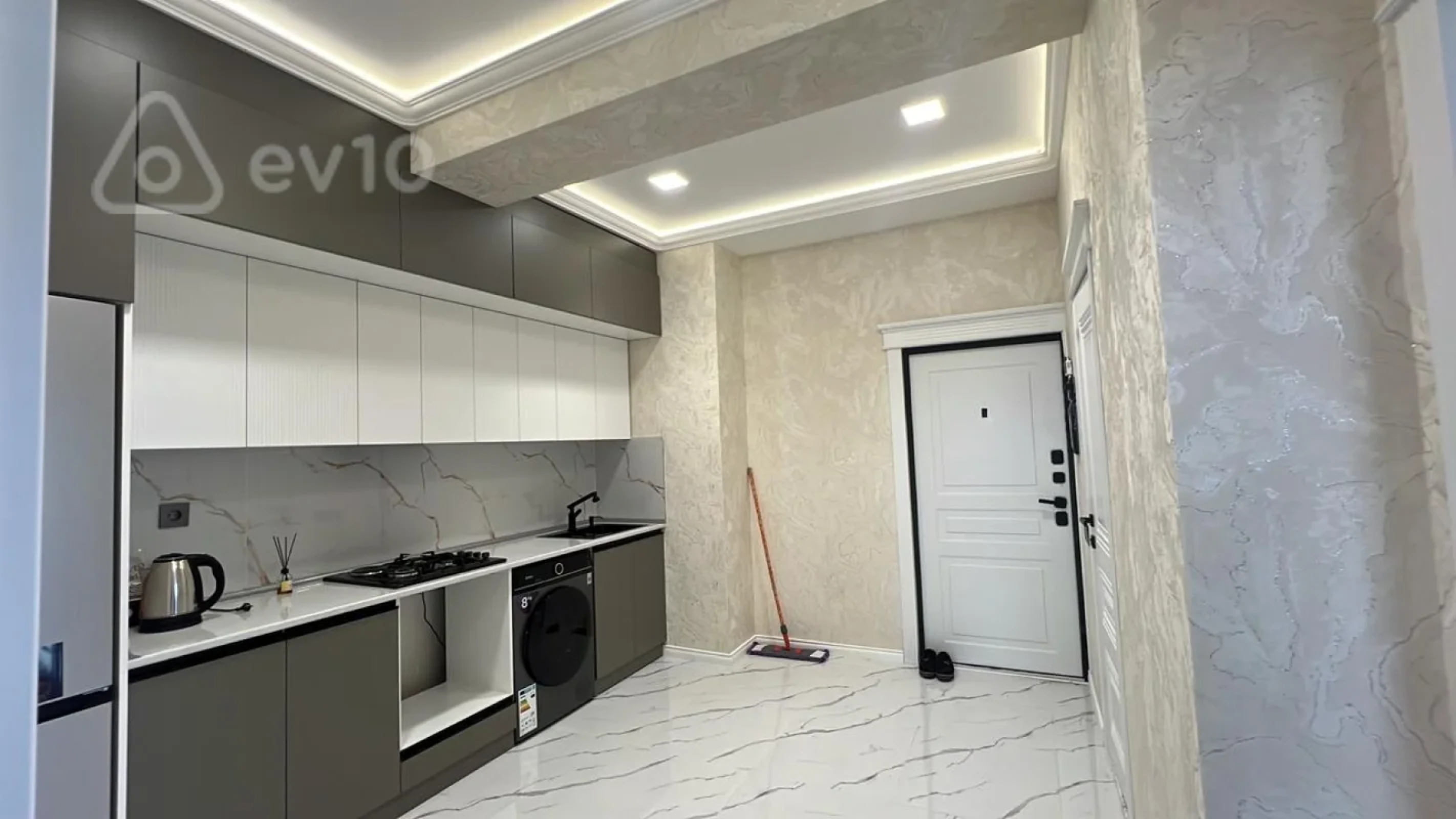 Kirayə verilir 2 otaqlı yeni tikili 67 m²