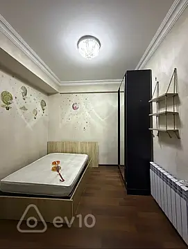 Kirayə verilir 3 otaqlı yeni tikili 72 m²