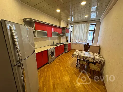 Kirayə verilir 3 otaqlı yeni tikili 120 m²