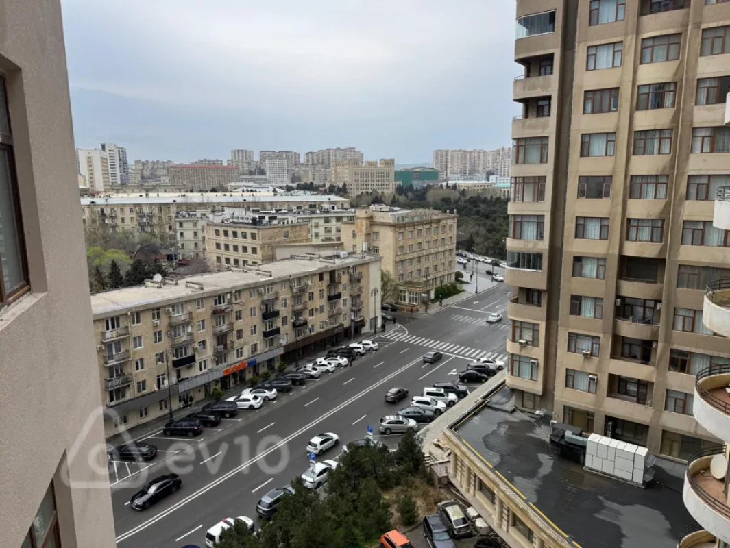 Kirayə verilir 3 otaqlı yeni tikili 120 m²