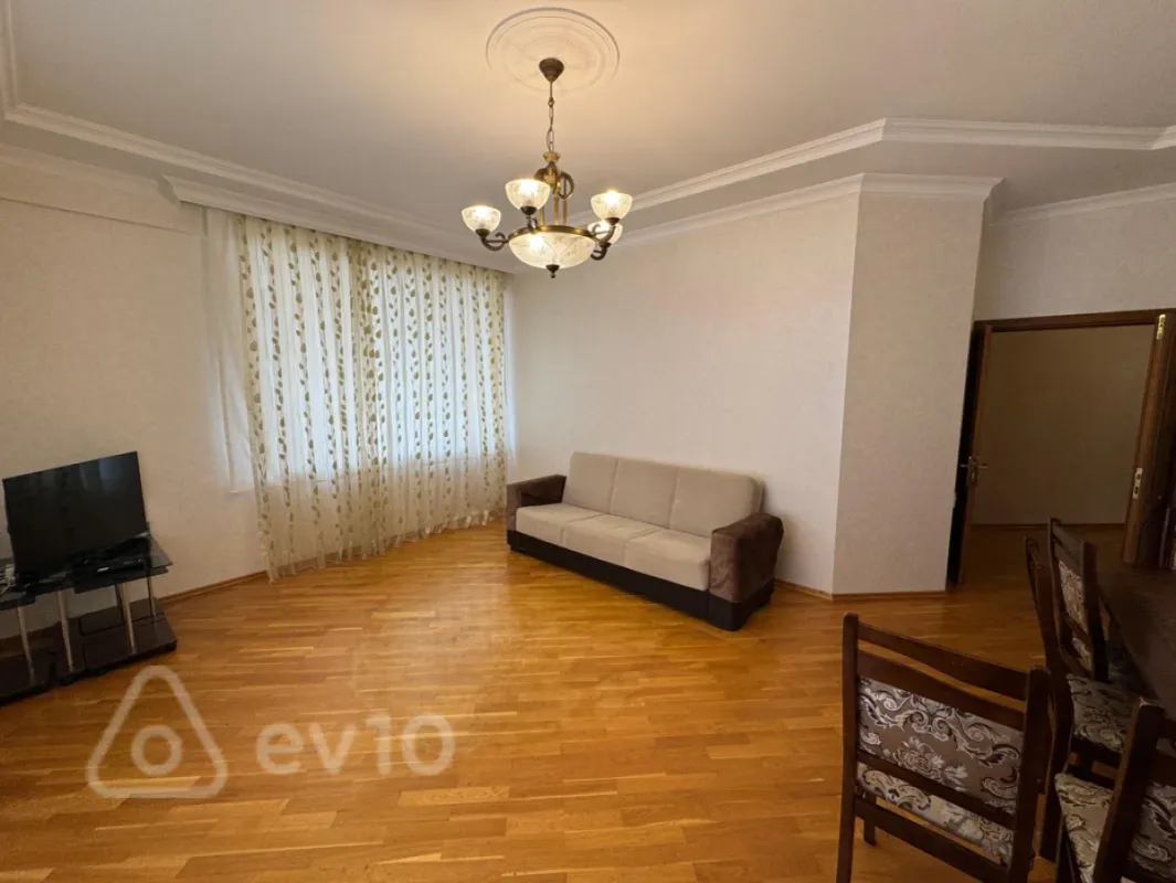 Kirayə verilir 3 otaqlı yeni tikili 120 m²