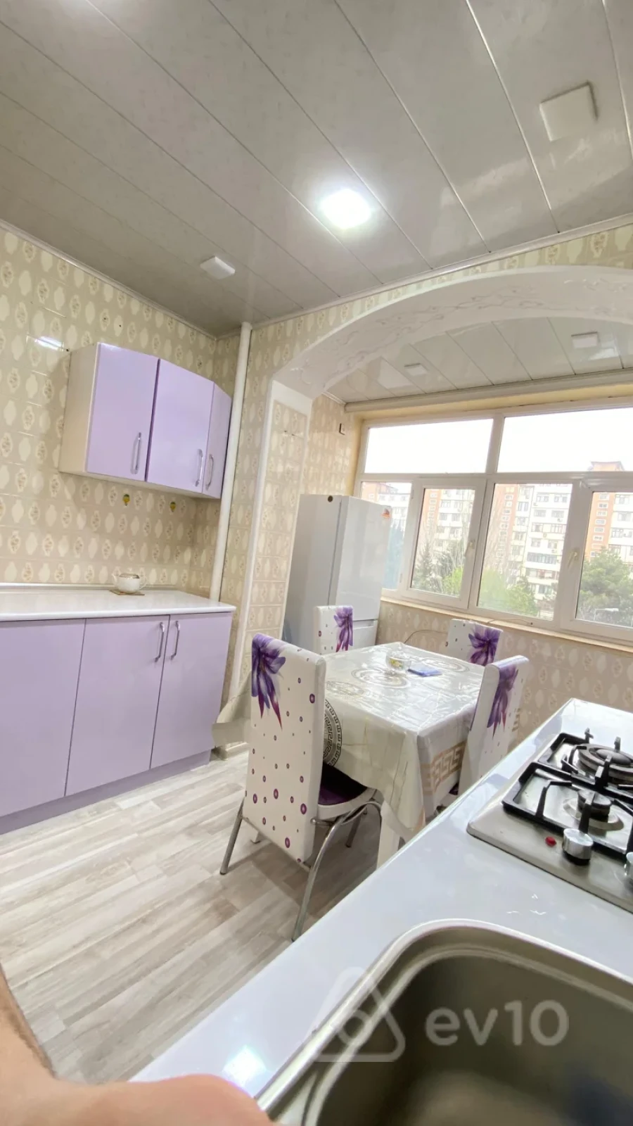 Kirayə verilir 2 otaqlı köhnə tikili 80 m²