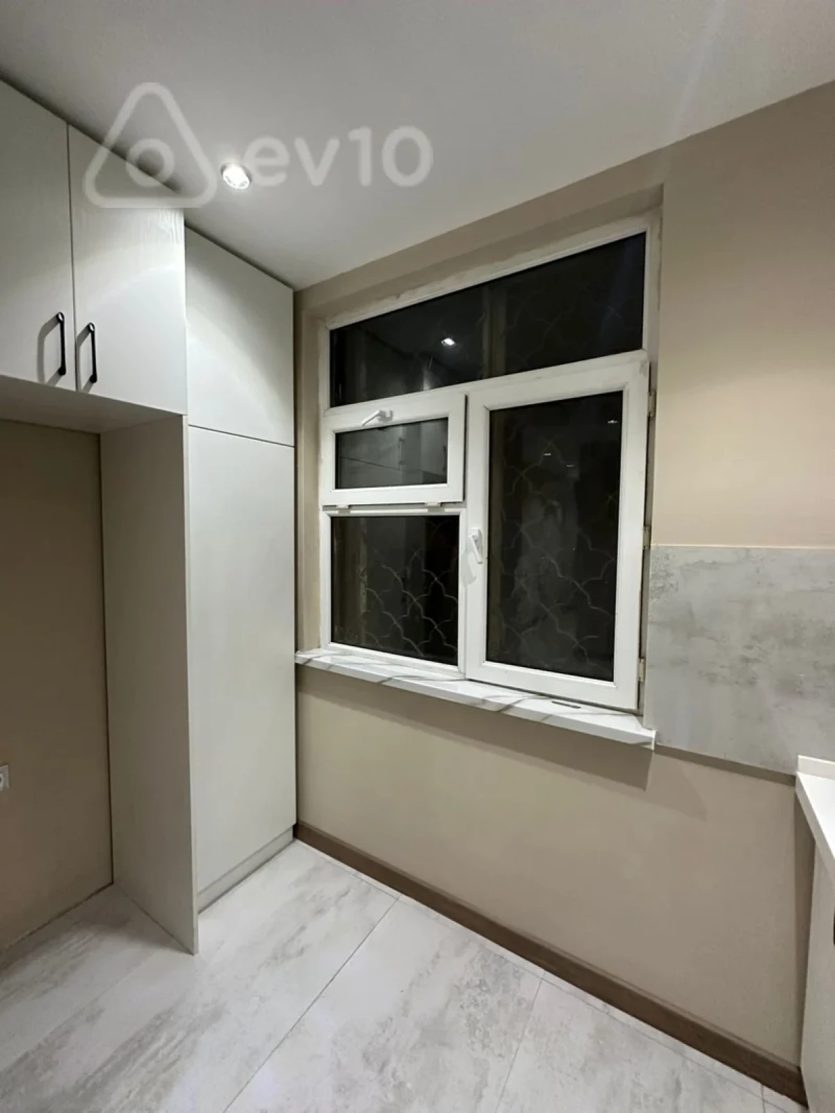 Satılır 2 otaqlı köhnə tikili 42 m²