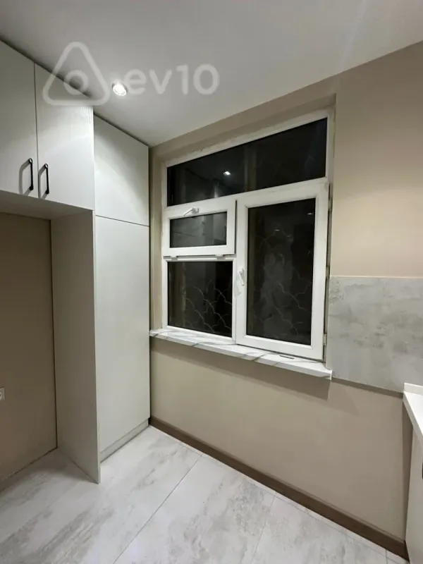 Satılır 2 otaqlı köhnə tikili 42 m²