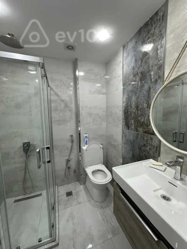 Satılır 2 otaqlı köhnə tikili 42 m²