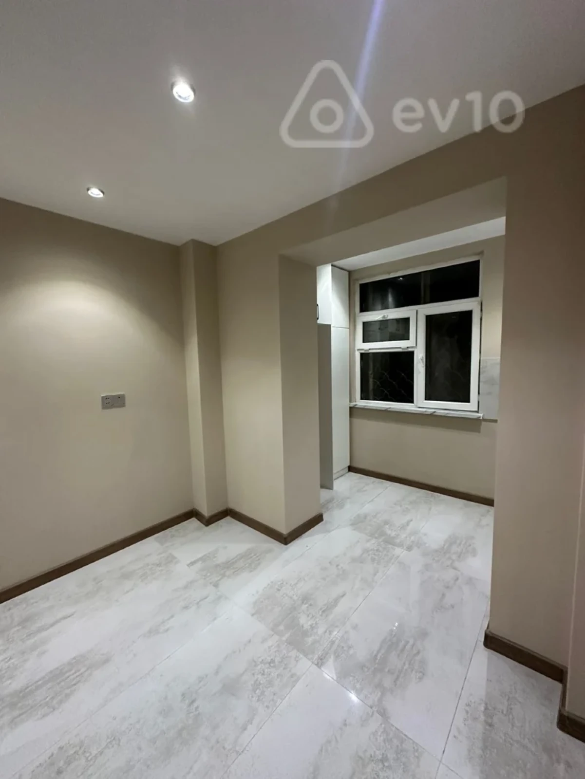 Satılır 2 otaqlı köhnə tikili 42 m²