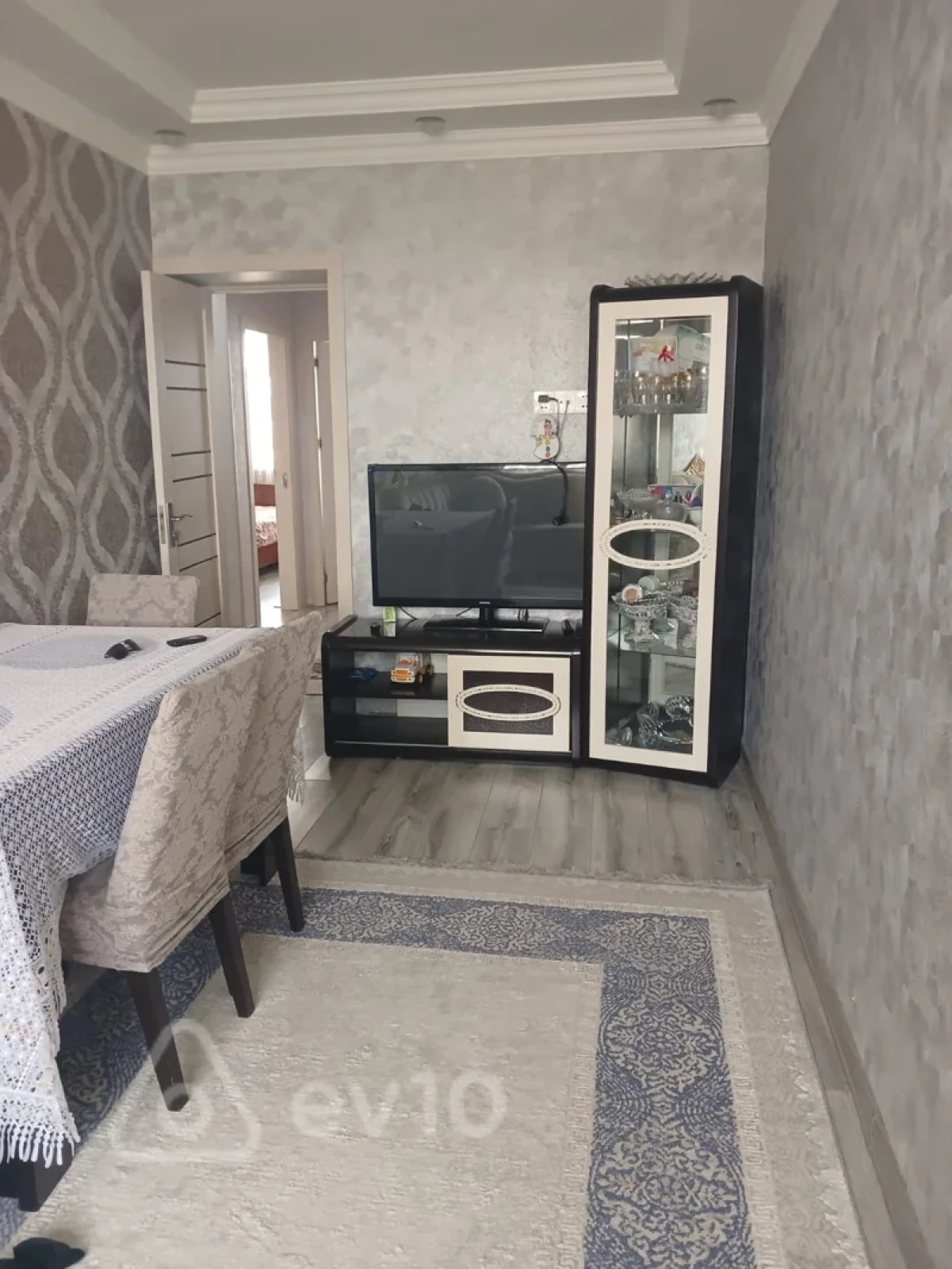 Kirayə verilir 3 otaqlı köhnə tikili 70 m²