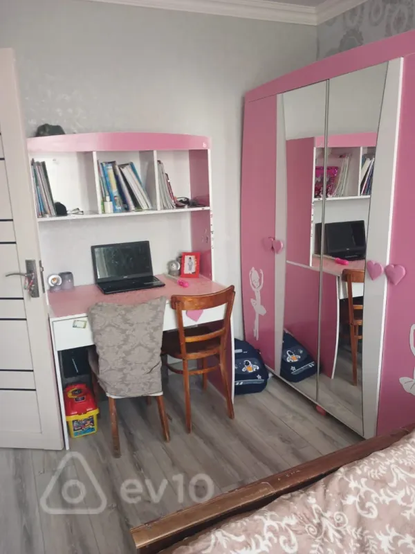 Kirayə verilir 3 otaqlı köhnə tikili 70 m²