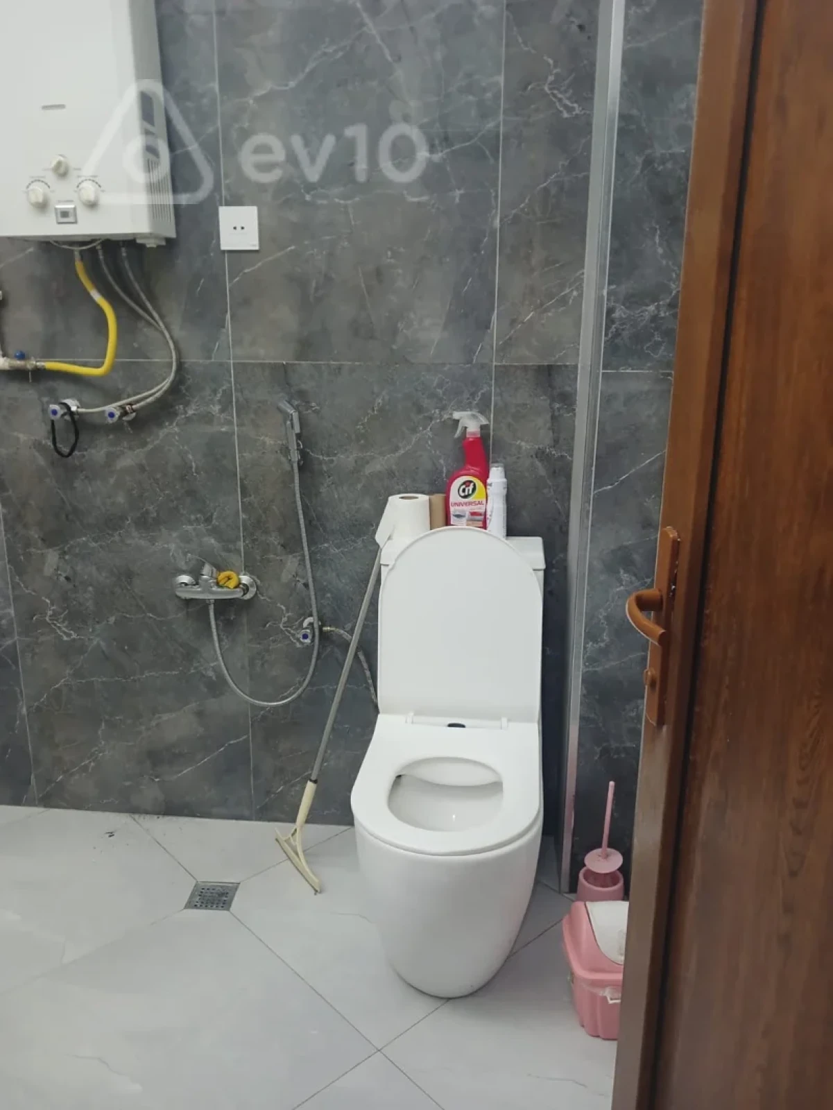 Kirayə verilir 3 otaqlı köhnə tikili 70 m²