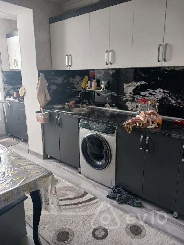 Kirayə verilir 3 otaqlı köhnə tikili 70 m²